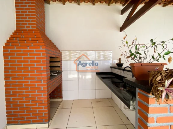 Imagem CASA TÉRREA TODA PLANEJADA, COM ÁREA DE LAZER E CHURRASQUEIRA À VENDA
