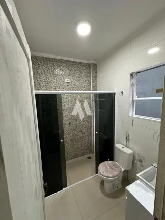 Imagem Sobrado à venda com 2 dormitórios e quintal no bairro do Macuco em Santos/SP