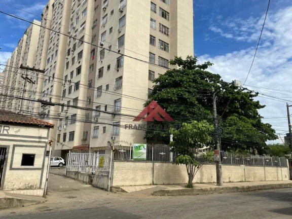 Imagem Apartamento com 2 dormitórios à venda, 54 m² por R$ 140.000,00 - Porto Novo - São Gonçalo/RJ