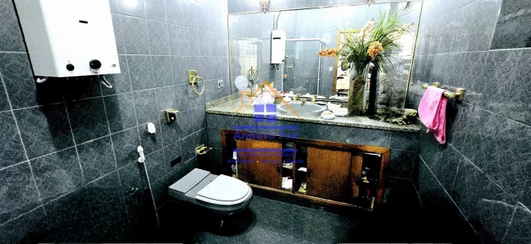 Imagem Casa com 2 salas, varanda, 3 quartos, copa coz., depend., a de serv., quintal, vaga 3 carros, à venda, 185 M², por R$ 1.300.000 – Grajaú - Rio de Janeiro / RJ.