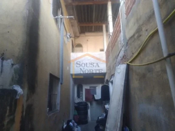 Imagem 2 sobrados, construção antiga, 3 dormitórios,1 deles com 2 banheiros. O outro sobrado com 3 dormi...