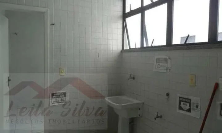 Imagem Tudo isso com localização privilegiada, próximo a escolas, supermercados, hospitais e faculdades.