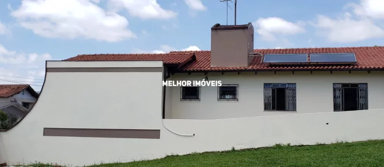 Imagem Casa com 03 dormitórios, com edicula no fundo localizado em Lages- SC