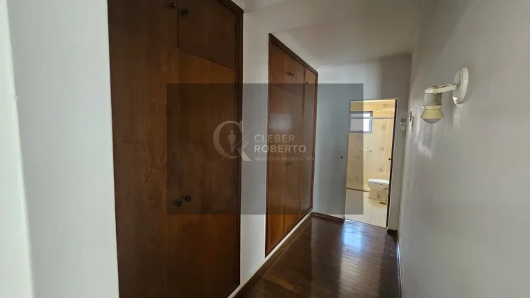 Imagem Amplo Apartamento com Sacada – 142m² e 2 Vagas no Centro