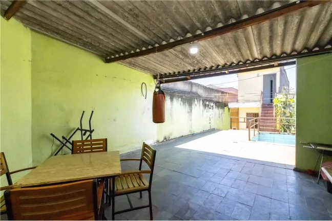 Imagem Casa a venda no Jardim Mutinga, com piscina, excelente para renda extra.