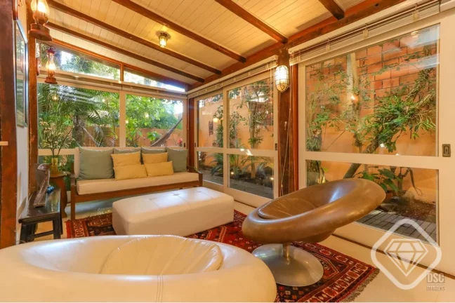 Imagem Casa mobiliada de alto padrão em condomínio exclusivo na Tristeza

Uma residência impecável no c...