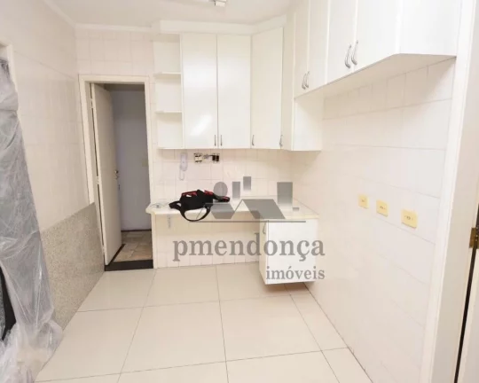 Imagem Ótimo apartamento em perfeitas condições, com fino acabamento em mármore travertino, repleto de ...