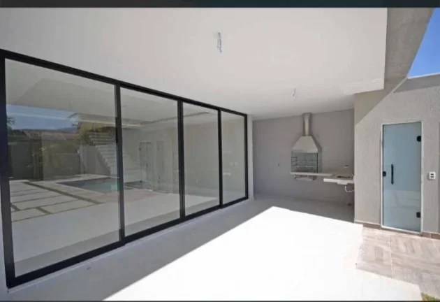 Imagem Casa Triplex Condomínio Interlagos de Itaúna