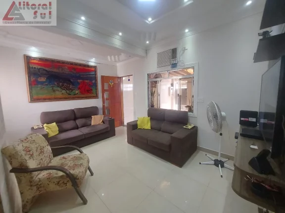 Imagem Imóvel Espaçoso e Aconchegante com 2 Quartos e 2 Vagas de Garagem em Ocian, Praia Grande-SP - Confira!