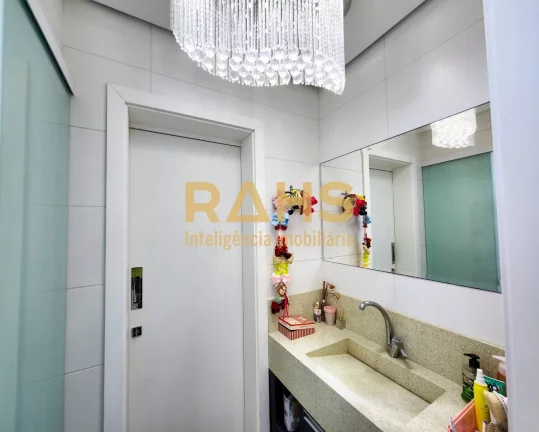 Imagem Lindo apartamento Alto Padrão completo com vista pro mar e serra em Balneário Piçarras! Localizad...