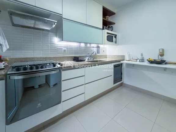 Imagem Casa com excelente padrão de acabamento em condomínio unindo conforto, privacidade e funcionalidad...