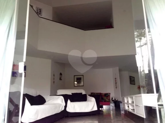 Imagem Sobrado à venda com 5 quartos, sendo 2 suítes, em Butantã, São Paulo - SP