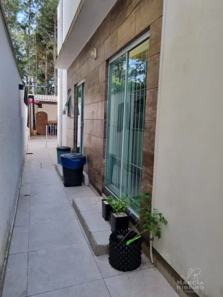 Imagem Casa Geminada no bairro Ingleses do Rio Vermelho com 3 dormitórios