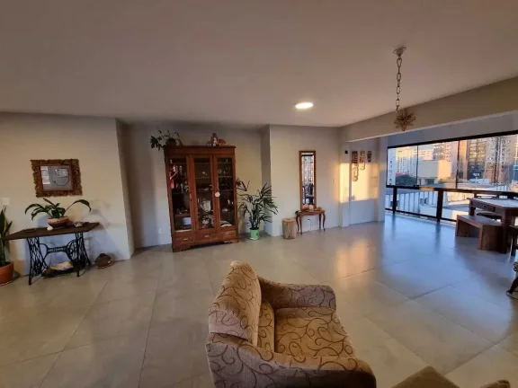Imagem Apartamento com 4 dormitórios sendo 1 suíte e 1 vaga no Centro de Itajaí