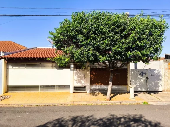 Imagem Casa com barracao um excelente custo beneficio.