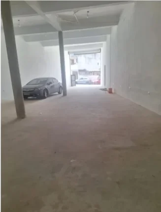Imagem Galpão Comercial para Locação em Barueri-SP, Jardim Belval - 2 Banheiros, 240m² de Área!