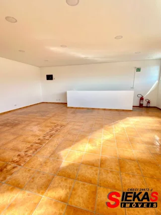 Imagem Galpão comercial para locação em Barueri-SP, Jardim Califórnia: 5 salas, 4 banheiros, 1.179m² de área!