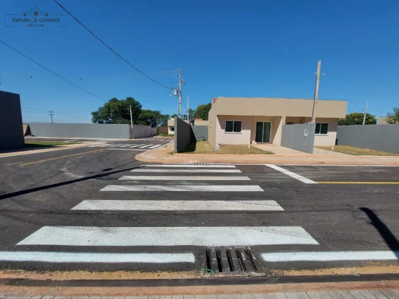 Casa de 2 quartos à venda no Condomínio Veneza, Jardim Guarapuava, Foz do Iguaçu-PR: 54,33m², 1 suíte, 2 salas, 2 banheiros, 1 vaga.