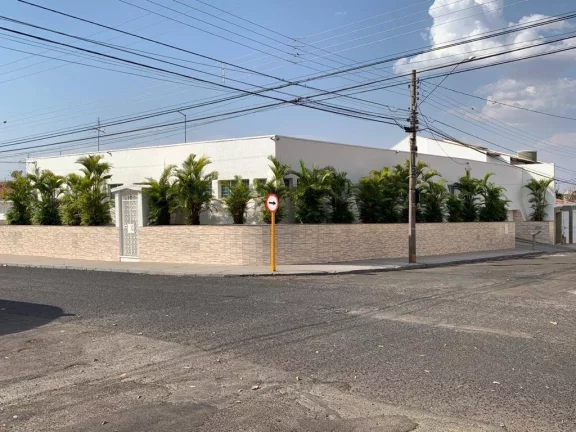 Vende se imóvel comercial com 1.000 m2 no bairro Higienópolis próximo