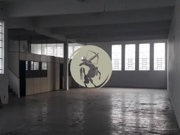 Imagem VENDE / ALUGA OTIMA LOCALIZAÇÃO, COM DIVISORIAS , PE DIREITO ALTO, PORTAS DE AÇO.