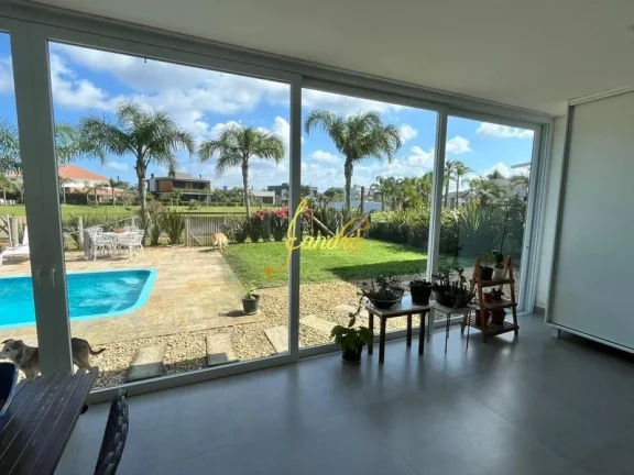 Imagem Sobrado Beira Lago, com 04 suites e piscina aquecida