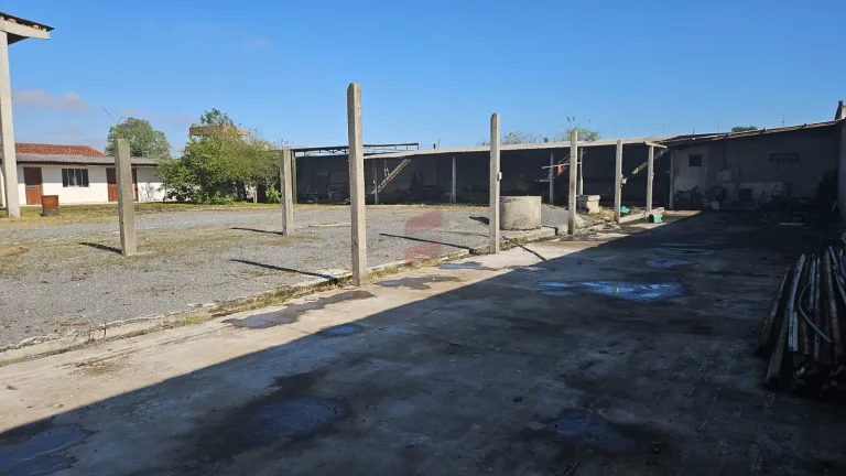 Imagem BARRACÃO/GALPÃO à venda com 2400m² por R$ 3.150.000,00 no bairro Weissópolis - PINHAIS / PR