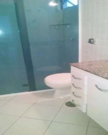 Imagem Apartamento para locação no Guarujá-SP, bairro Morro do Maluf: 3 quartos, 3 suítes, 1 banheiro, 2 vagas de garagem, 200m² de área.