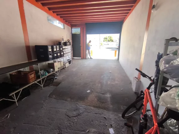 Imagem Glapão Comercial No Recanto Do Bosque De Frente Para Avenida