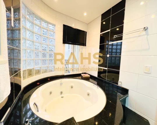 Imagem Sobrado Averbado com mais de 266m² em terreno de 408,27 m², sendo 1 suíte master e mais 3 quartos...