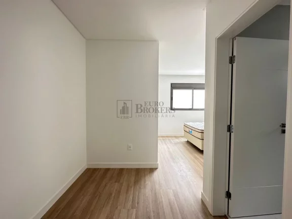 Imagem Apartamento com 4 suítes à venda no Centro de Balneário Camboriú/SC