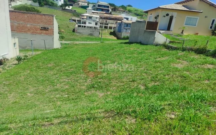 Imagem Terreno à venda com 300 m² no Condomínio dos Pássaros em Cabo Frio/RJ