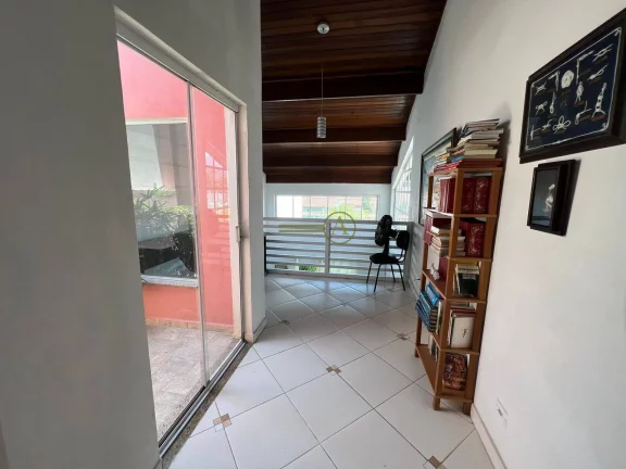 Imagem Sobrado à venda no Centro apenas 150m da praia 4 dormitórios sendo 2 suítes