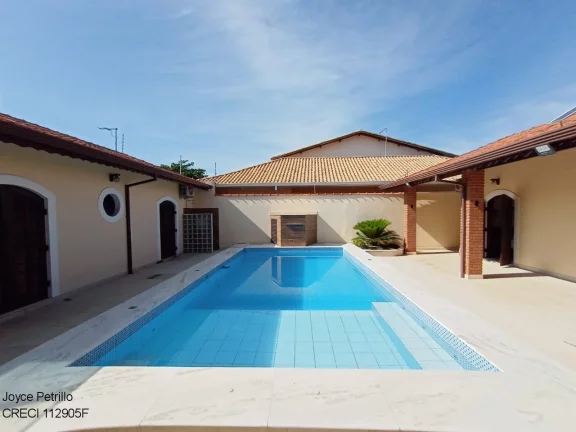 Imagem Casa á venda em Peruíbe com 4 dormitórios, piscina e ampla área de lazer a apenas 550m da praia. Aproveite!!!