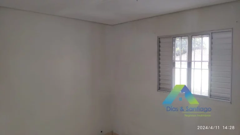 Imagem Casa 2 quartos e Salão 300 metros e vaga para 10 carros