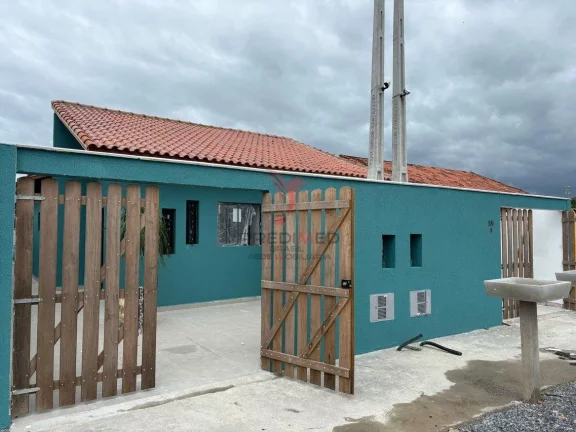 Imagem Linda casa de 2 quartos , com piscina, área gourmet,á venda em Itanhaém