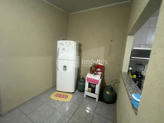 Imagem Imóvel à venda em Campo Grande-MS: Casa de 4 quartos na Vila Marli, com suíte, 2 salas, 3 banheiros, 6 vagas e 220m². Confira!