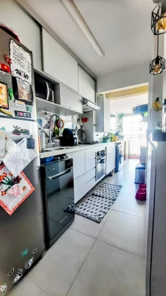 Imagem Apartamento 61M², 2Q, 1 Suíte, 2 Banheiros, Varanda, Academia, Piscina Adulto e Infantil, Churrasqueira, Salão de Festas e Jogos, Quadra, Playground.
