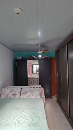 Imagem VENDE-SE ÓTIMA CASA COM 03 BANHEIROS SENDO 02 SUITES E EDICULA