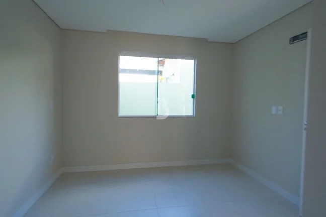 Imagem Sobrado em Condomínio Fechado à Venda em Campo Largo, PR
