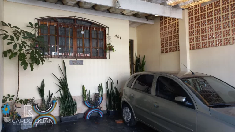 Imagem Maravilhosa casa térrea com dois dormitórios sendo uma suíte e duas vagas cobertas