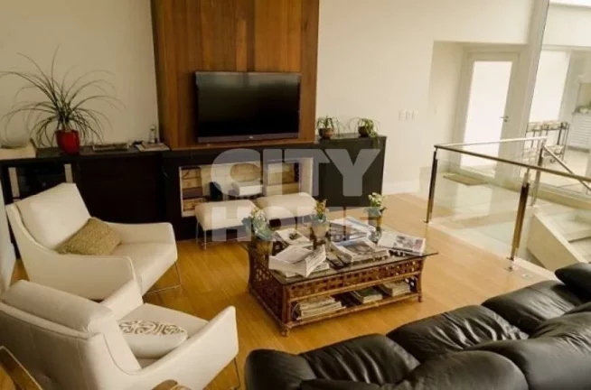 Imagem Cobertura espetacular em Moema Pássaros, fora de rota, em rua tranquila, arborizada, próximo a tod...