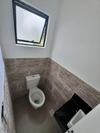 Imagem Casa Triplex Geminada - 134m² ,Arquitetura Moderna, Conforto Excepcional e na melhor localização da Praia da Enseada.