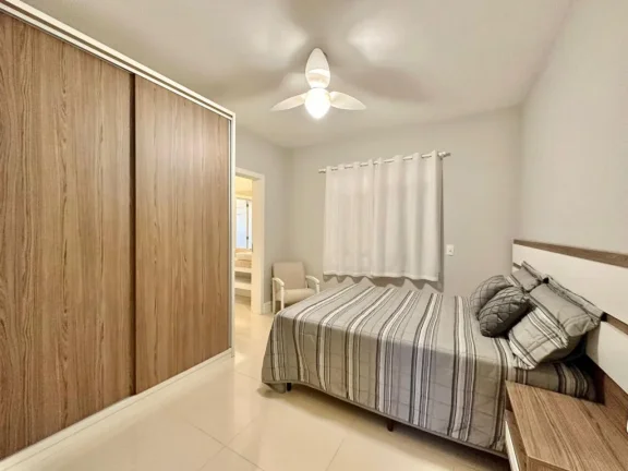Imagem Casa em Condominio 4 Dormitórios - Bairro Centro