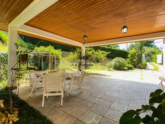 Imagem Casa à venda em Campos do Jordão - Com 3 dormitórios proximo ao Capivari