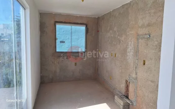 Imagem Casa duplex à venda de 4 quartos com quintal - Foguete - Cabo Frio.