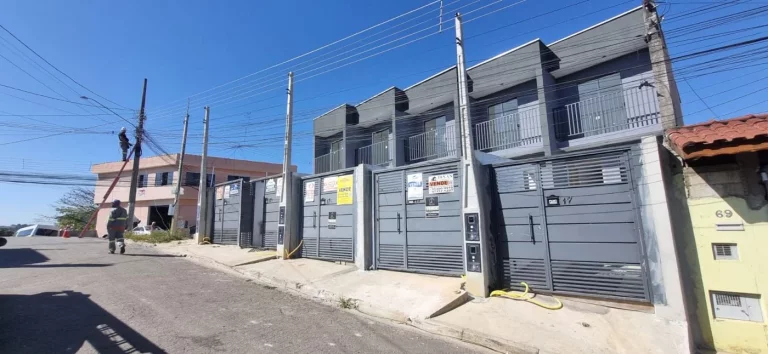 Imagem Casa à venda em Franco da Rocha-SP, bairro Vila Eliza: 2 quartos, 1 sala, 2 banheiros, 1 vaga de garagem. Venha conferir!