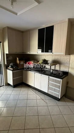 Imagem Casa ampla no Jardim das Palmeiras, zona norte de Londrina, com 3 quartos, 3 banheiros, churrasqueira, terraço e 178m² de área construída