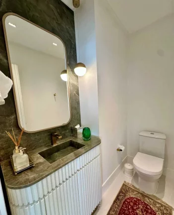Imagem Apartamento quadra mar com 5 dormitórios sendo 4 suítes e 3 vagas de garagem em Balneário Camboriú
