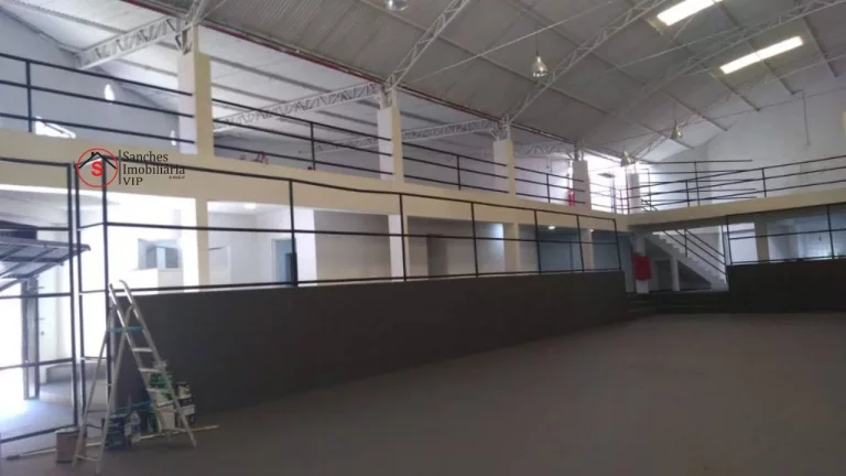 Imagem VENDE SE GALPÃO NA VILA FORMOSA Ótimo galpão de esquina 650m Construída 650m Terreno 08 Banheiro P?(C) direito 7 metros Vagas p/ carga e descarga Energia trifásica 99kv