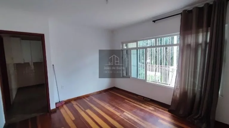 Imagem ESPAÇO e Conforto! Casa Ampla 2 Dorms. Vila Marari, Quintal Gigante (300m²) e Armários.